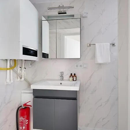 Cute Charming 1bed1bath Bebek Hidden Gem! #77 דירה *